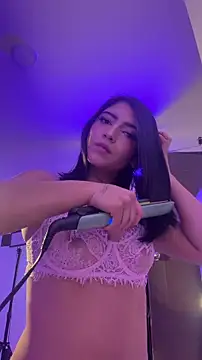 Nicolegh  online show from 06-18-26, 02:01