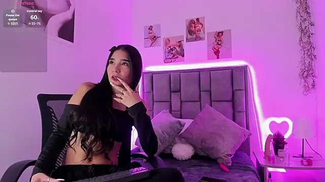 Violeta Velvet  online show from 06-12-26, 12:48