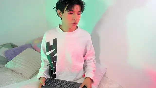 Aleaurarashii online show from 06-26-26, 11:14