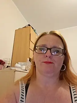 Snapshot of Naughtybutnicedaisy chatting on 06-27-26, 12:33 Naughtybutnicedaisy online show from 06-27-26, 12:33