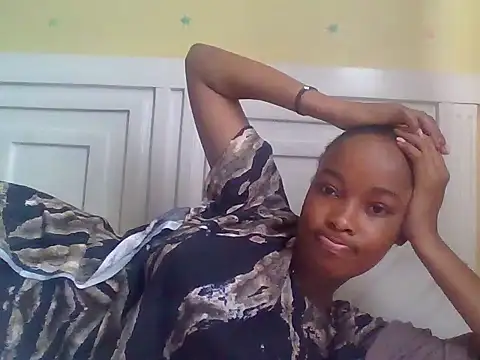 Snapshot of misslucky01 chatting on 06-11-26, 02:37 misslucky01 online show from 06-11-26, 02:37