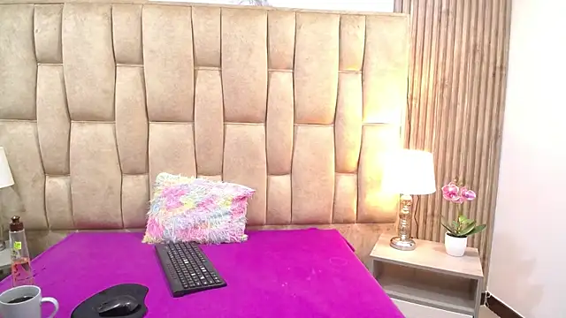 ClovyZenvy online show from 07-21-26, 11:01