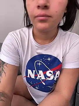 Snapshot of Alyha_cortes_ chatting on 06-05-26, 03:07 Alyha cortes online show from 06-05-26, 03:07
