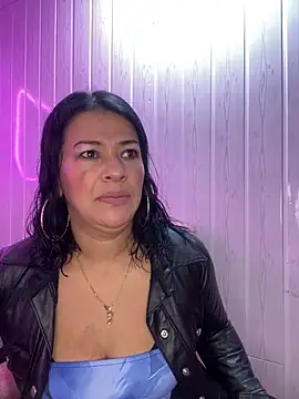 Snapshot of Selin_mehott chatting on 06-09-26, 11:11 Selin mehott online show from 06-09-26, 11:11