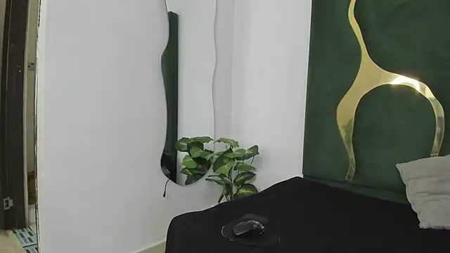 Mila petiteasm online show from 06-27-26, 12:33