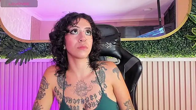 julimonroe  online show from 06-11-26, 03:15