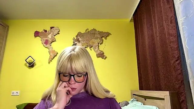 Snapshot of LeslyKelly chatting on 06-09-26, 05:57 LeslyKelly online show from 06-09-26, 05:57
