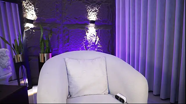 Snapshot of AlegraBrown chatting on 06-06-26, 10:58 AlegraBrown online show from 06-06-26, 10:58