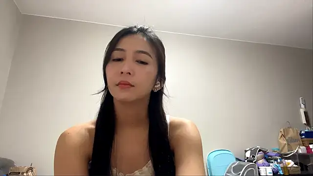 Snapshot of JulianaLusardi chatting on 06-05-26, 05:03 JulianaLusardi online show from 06-05-26, 05:03