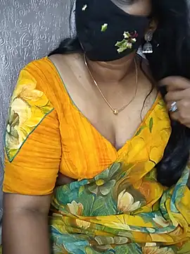 Snapshot of Nithya_ chatting on 06-05-26, 06:52 Nithya online show from 06-05-26, 06:52