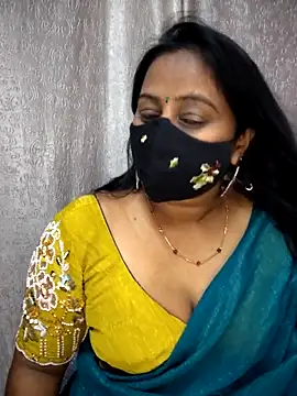Snapshot of Nithya_ chatting on 06-14-26, 06:48 Nithya online show from 06-14-26, 06:48