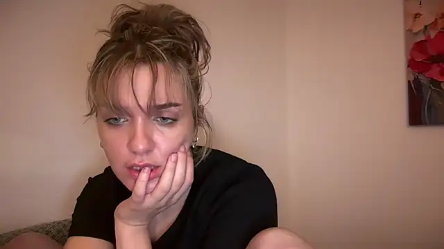 Snapshot of NeedyNida chatting on 06-03-26, 09:12 NeedyNida online show from 06-03-26, 09:12