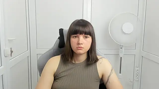Snapshot of Vanilla_Vixen chatting on 06-05-26, 12:55 Vanilla Vixen online show from 06-05-26, 12:55