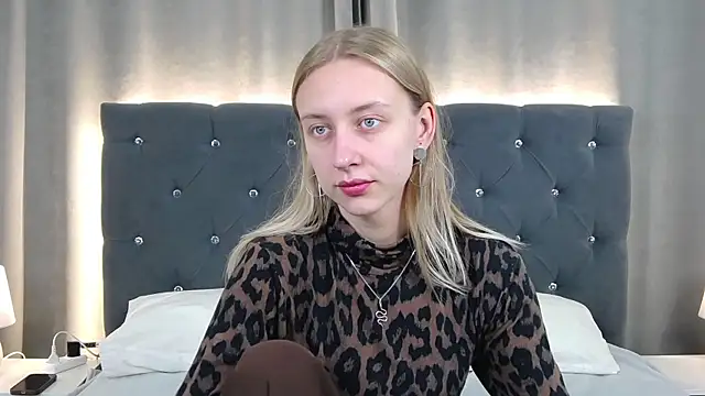 LirienVexx online show from 06-18-26, 03:51