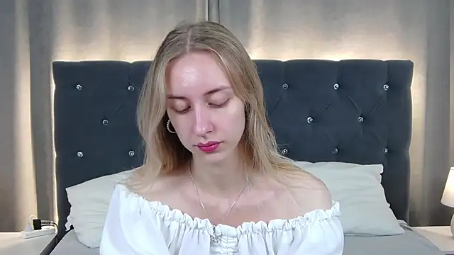 LirienVexx online show from 07-10-26, 04:17