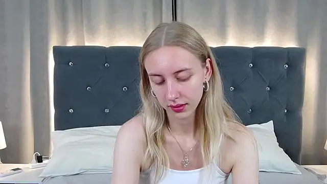 LirienVexx online show from 07-11-26, 04:26