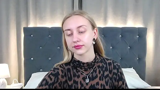 LirienVexx online show from 07-18-26, 03:54