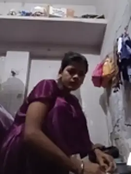 Snapshot of Hot_bhabi0123 chatting on 06-06-26, 02:38 Hot bhabi0123 online show from 06-06-26, 02:38