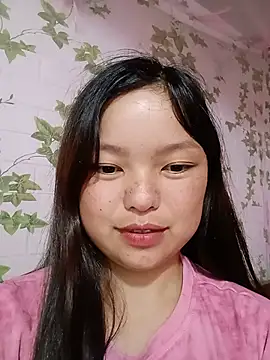 Snapshot of Linna-bae chatting on 06-14-26, 02:24 Linna-bae online show from 06-14-26, 02:24