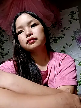Snapshot of Linna-bae chatting on 06-21-26, 01:57 Linna-bae online show from 06-21-26, 01:57