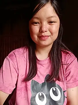 Snapshot of Linna-bae chatting on 06-22-26, 02:35 Linna-bae online show from 06-22-26, 02:35