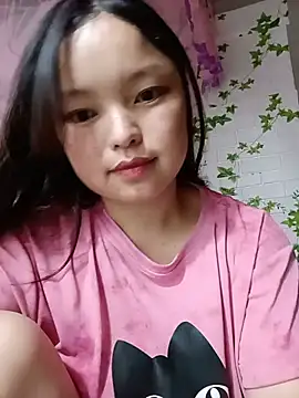 Snapshot of Linna-bae chatting on 06-25-26, 11:48 Linna-bae online show from 06-25-26, 11:48
