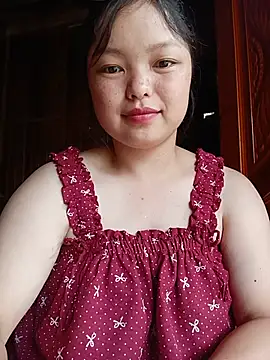 Snapshot of Linna-bae chatting on 07-14-26, 02:05 Linna-bae online show from 07-14-26, 02:05