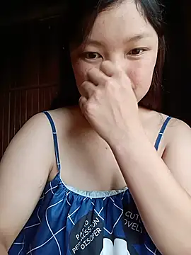 Snapshot of Linna-bae chatting on 07-18-26, 09:13 Linna-bae online show from 07-18-26, 09:13