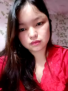 Snapshot of Linna-bae chatting on 07-19-26, 12:47 Linna-bae online show from 07-19-26, 12:47
