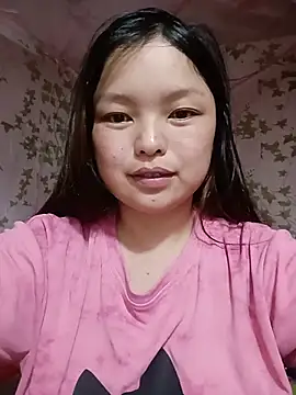 Snapshot of Linna-bae chatting on 07-20-26, 12:18 Linna-bae online show from 07-20-26, 12:18