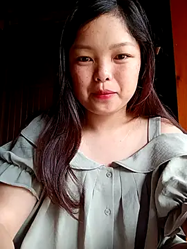 Snapshot of Linna-bae chatting on 08-06-26, 10:28 Linna-bae online show from 08-06-26, 10:28