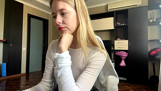 ScarlettKinsley online show from 06-10-26, 07:07