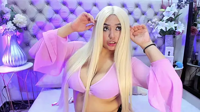 NaomiWhite  online show from 07-22-26, 10:45