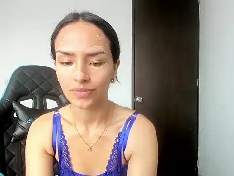 Snapshot of Megan_blue__ chatting on 07-10-26, 03:58 Megan blue online show from 07-10-26, 03:58