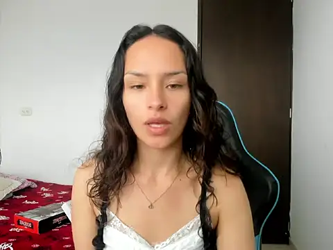Snapshot of Megan_blue__ chatting on 07-19-26, 07:17 Megan blue online show from 07-19-26, 07:17