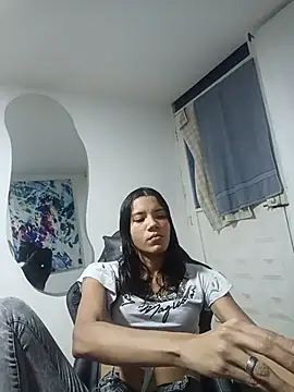 Snapshot of flaqui_linda chatting on 06-11-26, 07:17 flaqui linda online show from 06-11-26, 07:17