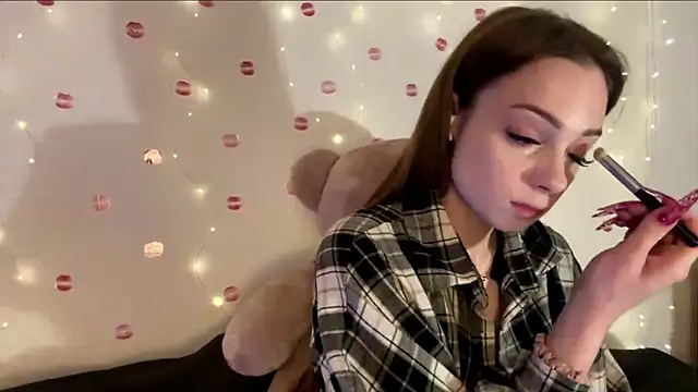 itskylieee online show from 07-25-26, 09:18