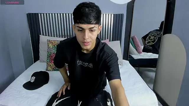 Axel Mendozaa online show from 07-04-26, 08:04