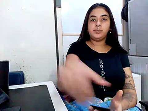 Snapshot of rainhajess chatting on 07-10-26, 12:15 rainhajess online show from 07-10-26, 12:15