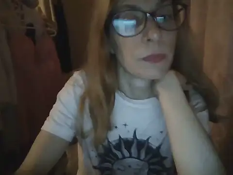 Snapshot of Aphrodity_Roxx chatting on 06-20-26, 10:12 Aphrodity Roxx online show from 06-20-26, 10:12
