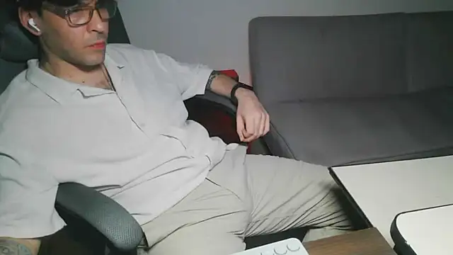 Snapshot of Luca-ItaloArgen chatting on 06-09-26, 05:08 Luca-ItaloArgen online show from 06-09-26, 05:08