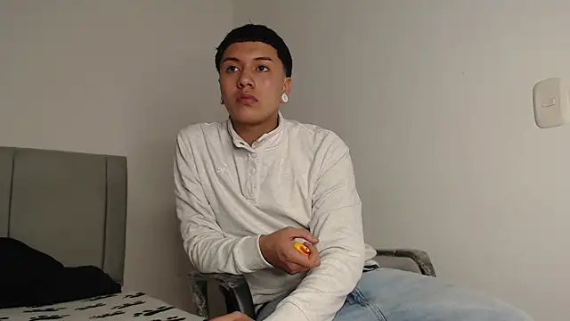 Owenn  blueee online show from 06-06-26, 01:54