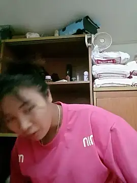 Snapshot of kye_love chatting on 06-10-26, 01:17 kye love online show from 06-10-26, 01:17