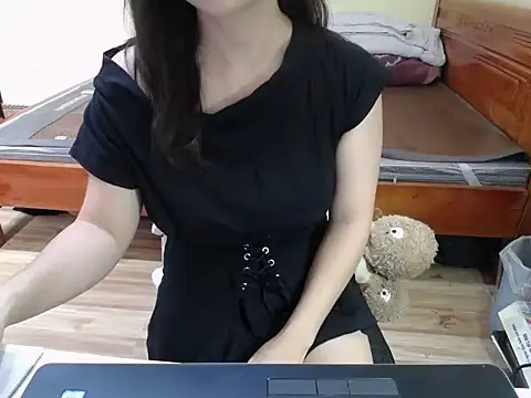 Mia-Zhen online show from 06-11-26, 02:22