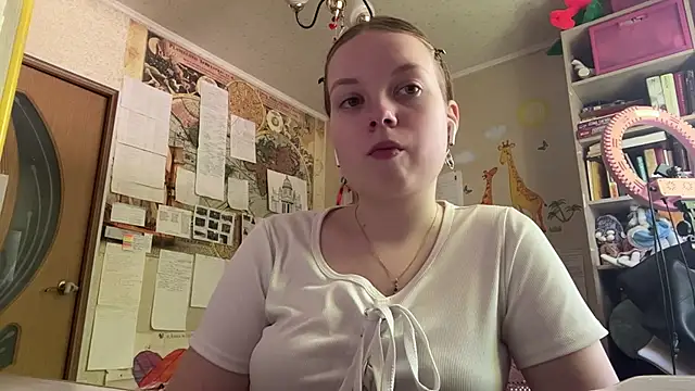 Snapshot of Aileyn chatting on 06-10-26, 07:18 Aileyn online show from 06-10-26, 07:18