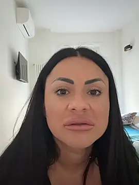 BellaDolce  online show from 07-15-26, 02:00
