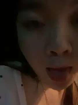 qianduoduo521 online show from 06-27-26, 05:18
