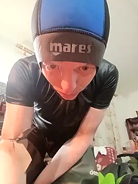 Snapshot of RubberFetischem chatting on 02-18-26, 04:19 RubberFetischem online show from 02-18-26, 04:19