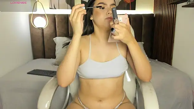 Bella18   online show from 07-24-26, 10:30