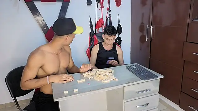 Nicolas AthleticBoy online show from 06-26-26, 09:08